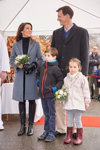 La princesse Marie et le prince Joachim de Danemark avec leurs enfants Henrik et Athena à Copenhague, le 30 mars 2017