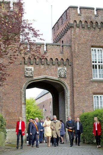 La reine Mathilde et le roi Philippe de Belgique à Bazel en Flandre Occidentale, le 25 avril 2017