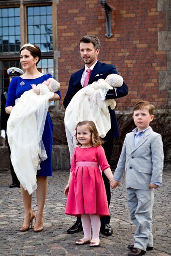 La princesse Isabella de Danemark avec ses parents, ses frères et sa soeur, le 14 avril 2011