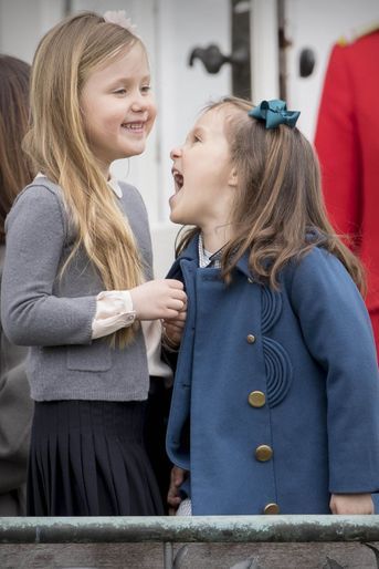 Les princesses Josephine et Athena de Danemark à Marselisborg, le 15 avril 2017
