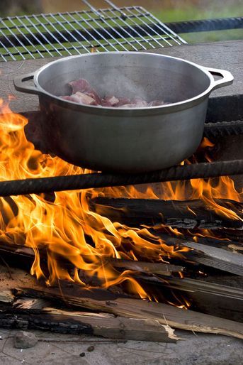 La cuisine traditionnelle : cuisson au feu de bois