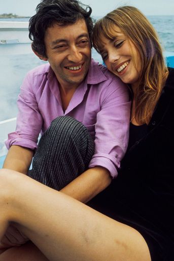 Serge Gainsbourg et Jane Birkin, amoureux. 