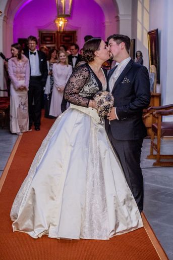 La plus amoureuse - Dernière des neuf enfants de Lennart Bernadotte, membre de la branche cadette des Bernadotte de Suède, la comtesse Diana Bernadotte de Wisborg a épousé en secondes noces son fiancé Stefan Dedek<br />
, ce vendredi 13 janvier. 