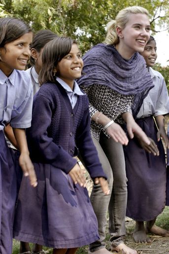 Scarlett Johansson en voyage humanitaire en Inde. 