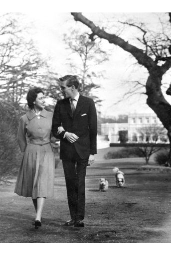 La princesse Margaret et Lord Snowdon, lors de l'annonce de leurs fiançailles, le 27 février 1960. 