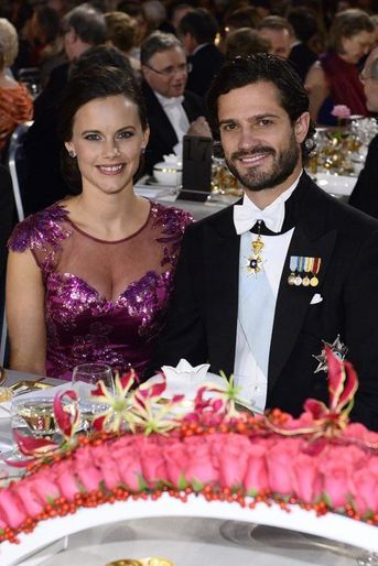 Sofia Hellqvist et le prince Carl Philip de Suède au banquet des prix Nobel à Stockholm, le 10 décembre 2014
