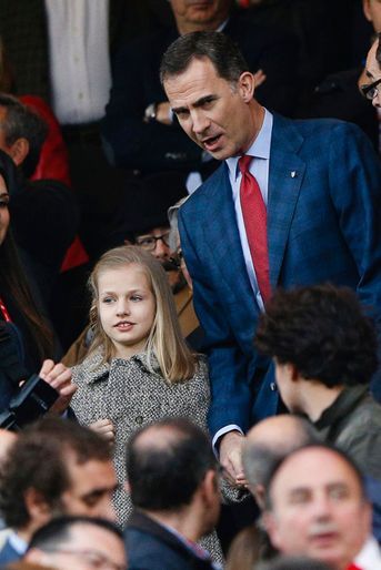 La princesse Leonor d'Espagne avec le roi Felipe VI à Madrid, le 27 avril 2016