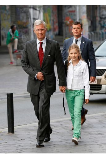 La princesse Elisabeth de Belgique, rentrée des classes le 2 septembre 2014