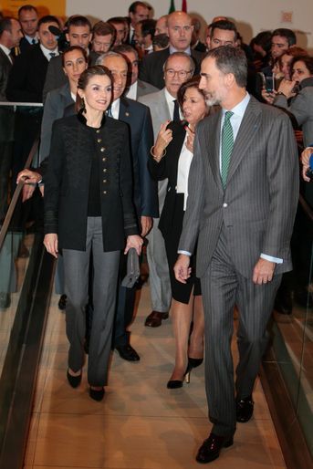 La reine Letizia et le roi Felipe VI d'Espagne à la Fondation Champalimaud à Lisbonne, le 30 novembre 2016