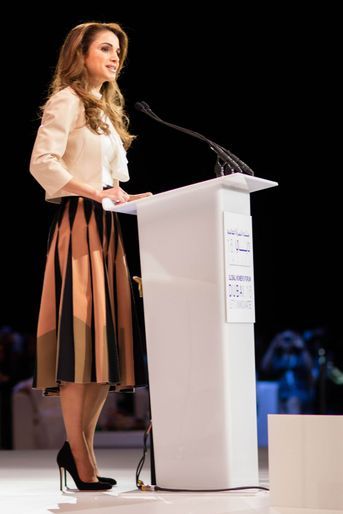 La reine Rania de Jordanie à Dubaï, le 23 février 2016