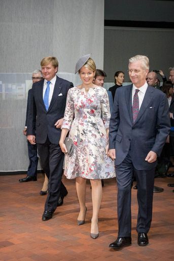 Le roi Willem-Alexander des Pays-Bas avec la reine Mathilde et le roi Philippe de Belgique à Francfort-sur-le-Main, le 18 octobre 2016
