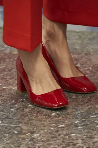 Les chaussures de la reine Letizia d'Espagne à Madrid, le 5 octobre 2016