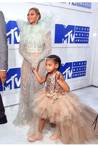 Beyoncé et sa fille Blue Ivy lors de la cérémonie des MTV VMA Awards dimanche