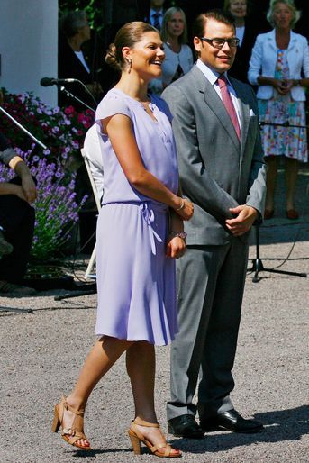 La princesse Victoria de Suède le jour de ses 32 ans avec son fiancé Daniel Westling, le 14 juillet 2009