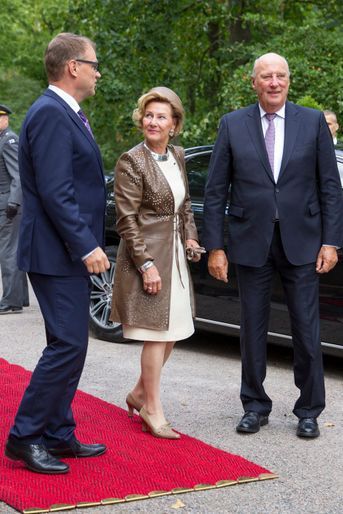 La reine Sonja et le roi Harald V de Norvège avec le Premier ministre finlandais à Helsinki, le 6 septembre 2016