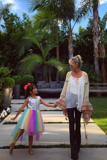 Laeticia Hallyday et sa fille Joy à Santa Monica