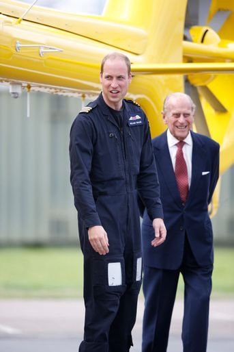 Le prince Philip avec son petit-fils le prince William à Cambridge, le 13 juillet 2016