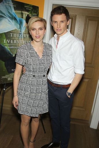 Scarlett Johansson et Eddie Redmayne à New York le 3 novembre 2014