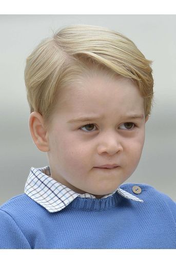 Le Prince George vole à nouveau la vedette à ses parents