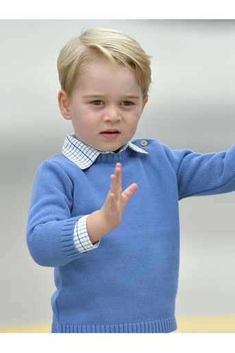 Le Prince George vole à nouveau la vedette à ses parents