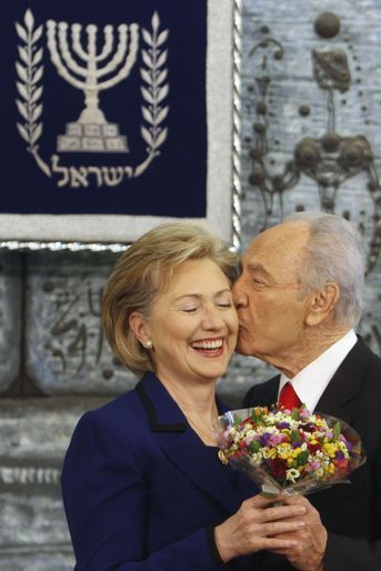 Hillary Clinton et Shimon Peres, en mars 2009.