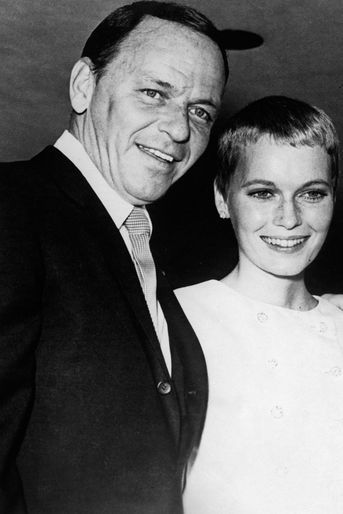 Frank Sinatra et Mia Farrow lors de leur mariage à Vegas, 1966