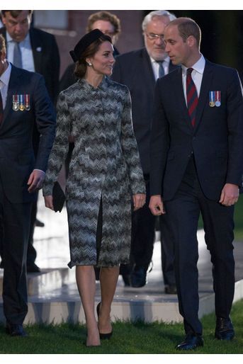Ce jeudi 30 juin au soir, la duchesse de Cambridge, née Kate Middleton, était en France avec les princes William et Harry en souvenir de la terrible bataille de la Somme<br />
.