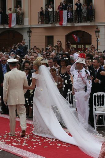 La princesse Charlène avec le prince Albert II de Monaco, à Monaco le 2  juillet 2011