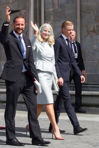 La princesse Mette-Marit et le prince Haakon de Norvège avec Marius Borg Hoiby à Trondheim, le 23 juin 2016