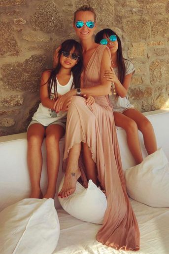 Laeticia Hallyday et ses deux filles