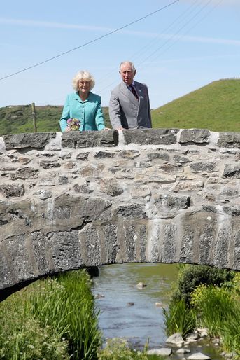 Le prince Charles et la duchesse de Cornouailles Camilla à Aberdaron, le 5 juillet 2016