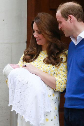 Le prince William avec sa fille la princesse Charlotte et Kate, le 2 mai 2015