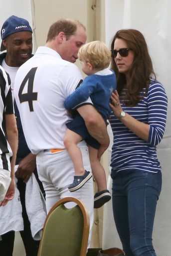 Le prince William avec son fils le prince George et Kate, le 14 juin 2015