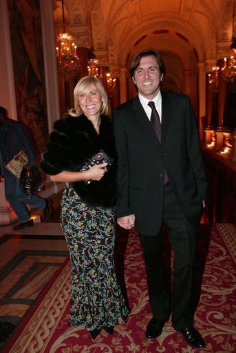 Christophe Lambert et Marie Sarah à la mairie de Paris, en novembre 2004.