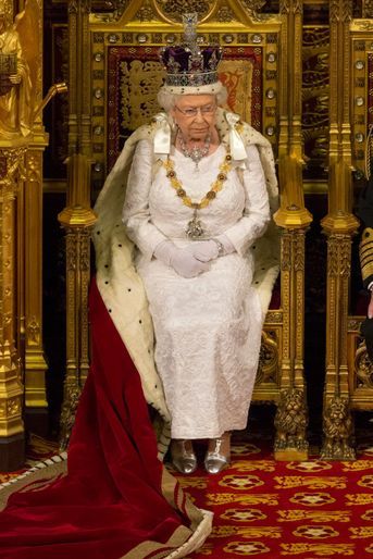La reine Elizabeth II au Parlement à Londres, le 18 mai 2016