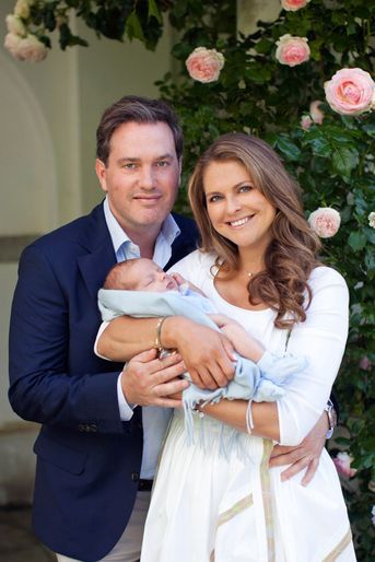 Le prince Nicolas de Suède avec ses parents en juillet 2016