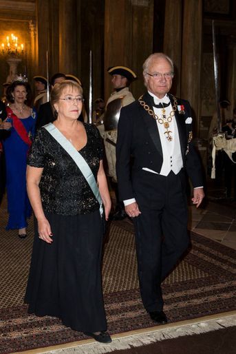 Le roi Carl XVI Gustaf de Suède avec Michelle Bachelet à Stockholm, le 10 mai 2016