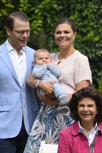 Les heureux parents d'Oscar, le prince Daniel et son épouse, la princesse Victoria, héritière du trône de Suède