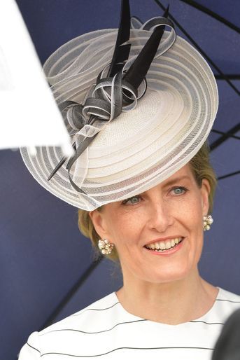 La comtesse Sophie de Wessex dans les jardins de Buckingham Palace, le 10 mai 2016