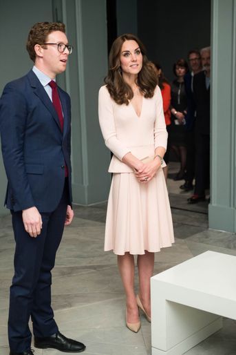 La duchesse Catherine de Cambridge à la National Portrait Gallery à Londres, le 4 mai 2016