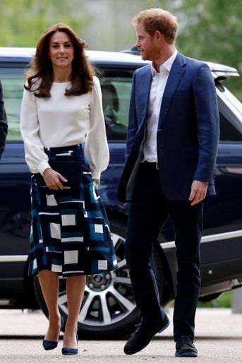 La duchesse Catherine de Cambridge et le prince Harry au Queen Elizabeth Olympic Park à Londres, le 17 mai 2016