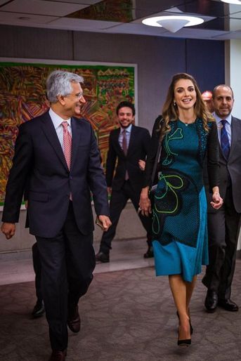 La reine Rania de Jordanie avec son fils aîné le prince Hussein à Washington, le 15 avril 2016 