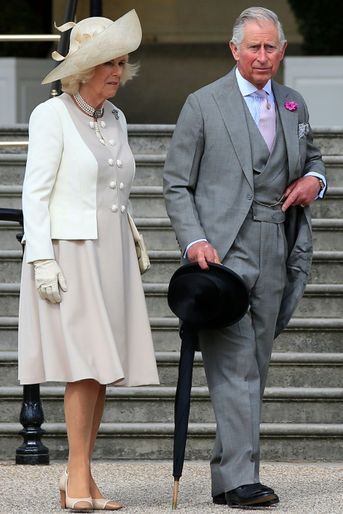 Le prince Charles et la duchesse de Cornouailles Camilla à Buckingham Palace à Londres, le 19 mai 2016