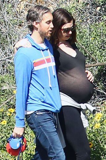 Adam Shulman et Anne Hathaway à Los Angeles le 12 mars 2016