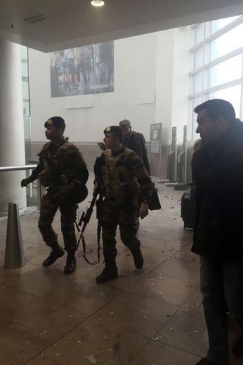 Dans l&#039;aéroport de Bruxelles, quelques instants après l&#039;attentat
