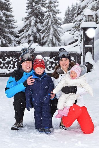 Kate et William avec leur fils George et leur fille Charlotte dans les Alpes françaises, le 7 mars 2016