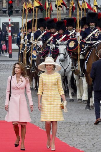 La reine Rania de Jordanie et la reine Mathilde de Belgique à Bruxelles, le 18 mai 2016