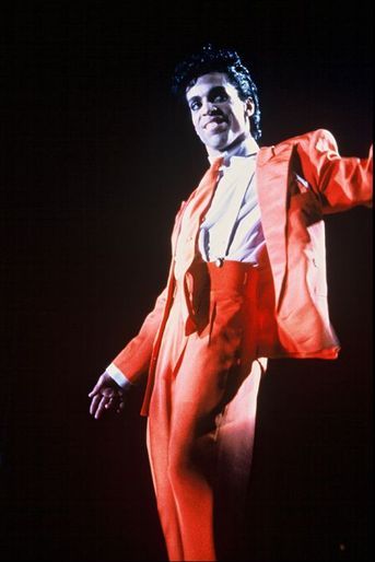 Le chanteur Prince en concert au Royaume-Uni en août 1986.