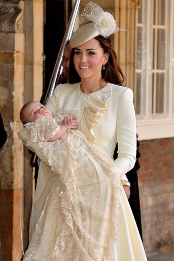La duchesse Catherine de Cambridge en Alexander McQueen, le 23 octobre 2013