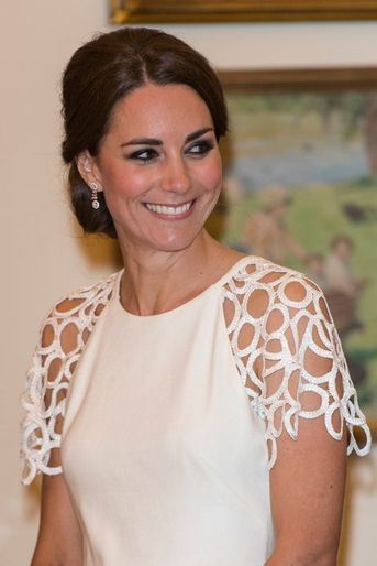 La duchesse Catherine de Cambridge en Lela Rose, le 24 avril 2014